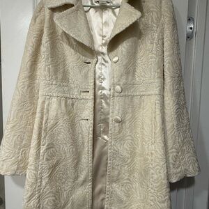 White House Black Market Elegant Cream Women's Coat